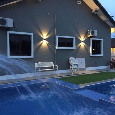 Melaka Beach Villa  Klebang Besar Exteriör bild