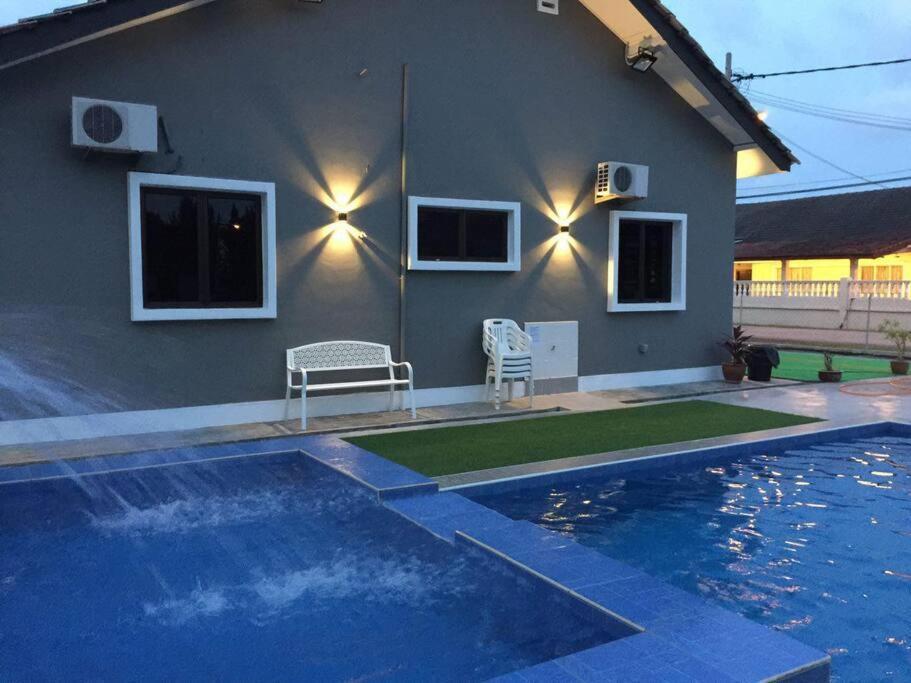 Melaka Beach Villa  Klebang Besar Exteriör bild